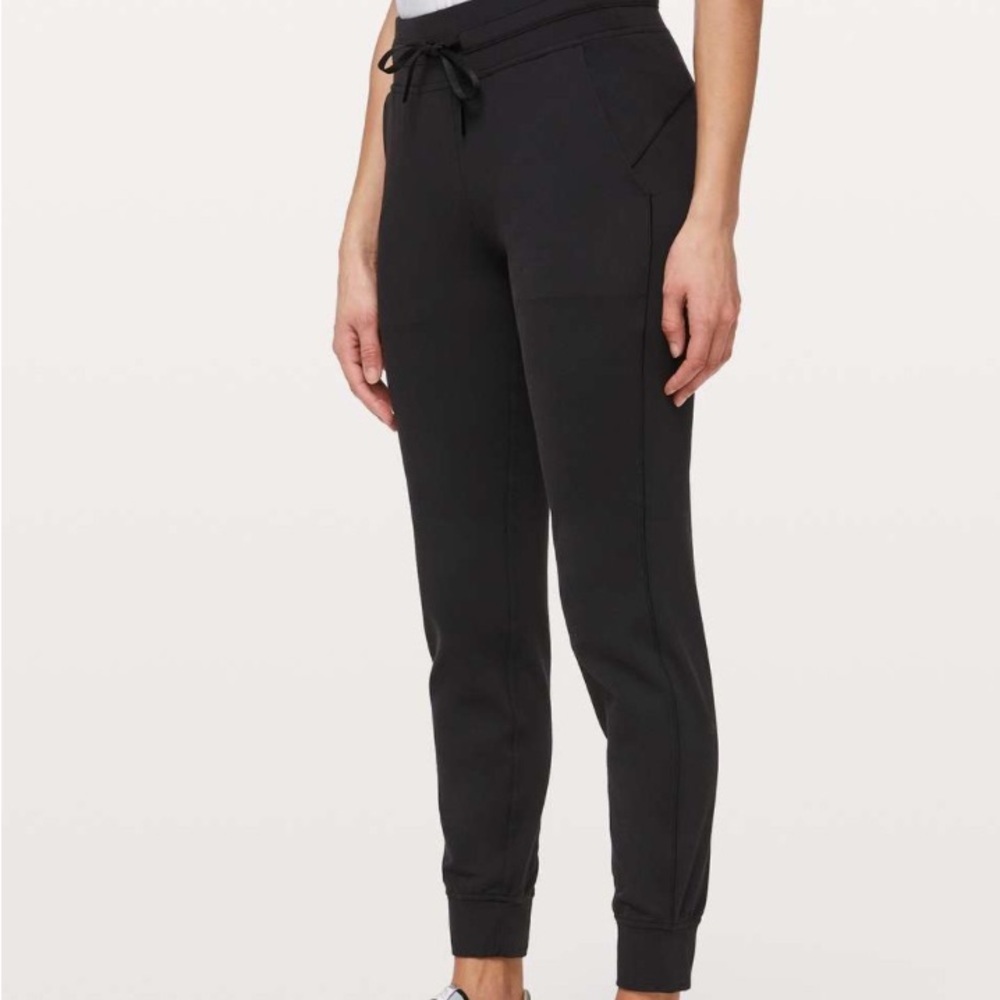 🍋🍋Lululemon Ready To Rulu Pant *29"
Black sz 0